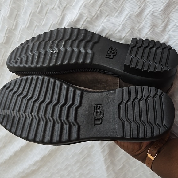 UGG ATTELL WATERPROOF LEATHER BOOTIE MOLE - Picture 5 of 8